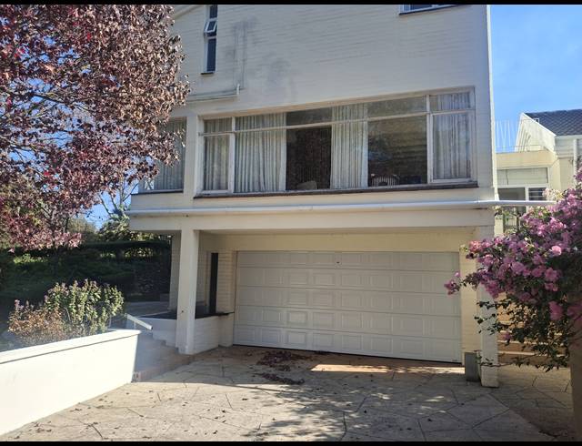 5 BEDROOM HOUSE FOR SALE IN GREENDALE